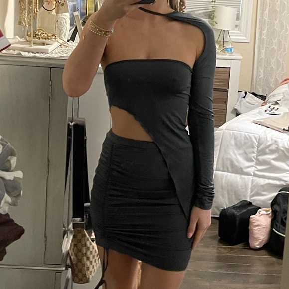 Asymmetrical three piece outfit - Picture 6 of 6